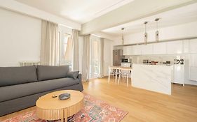 Bright & Airy 2Bd Apt Close To National Garden